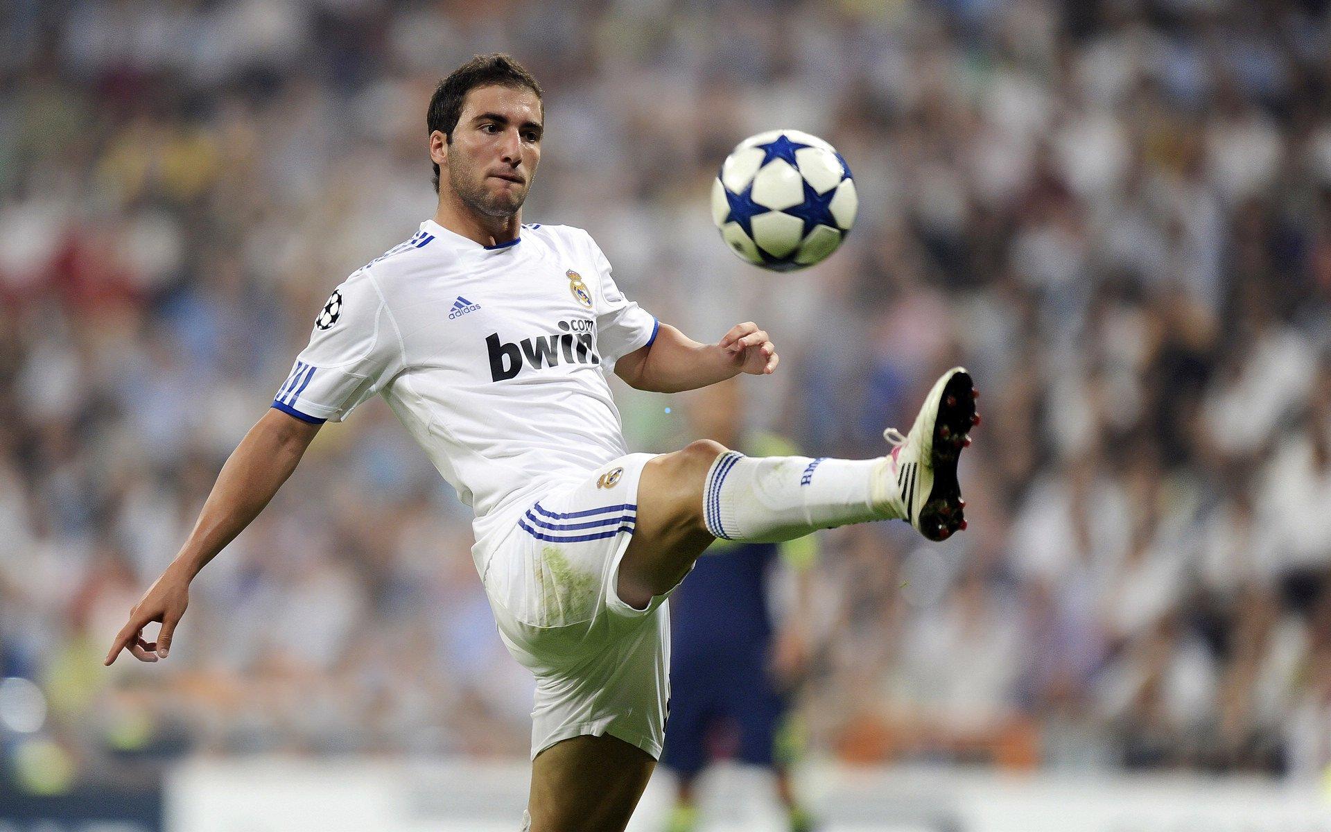 利物浦9500万欧捡到宝！埃基蒂克成英超赛季最值签约